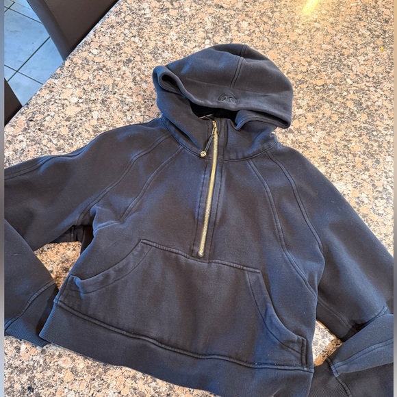 lululemon athletica Black Cropped Hoodie - Picture 3 of 4